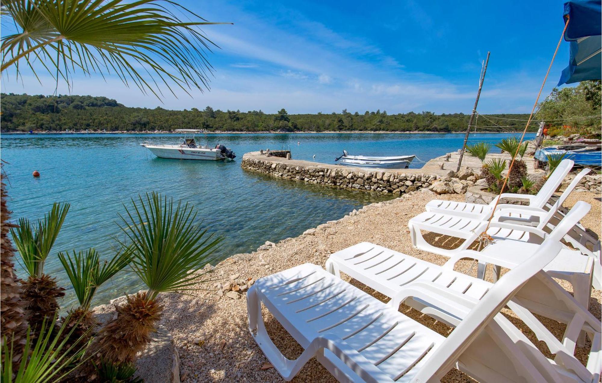 Beach Front Apartment In Punta Kriza With Kitchen Exterior photo